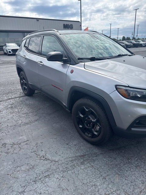 Used 2023 Jeep Compass Trailhawk w/ Trailhawk Elite Group AWD/4WD image 2