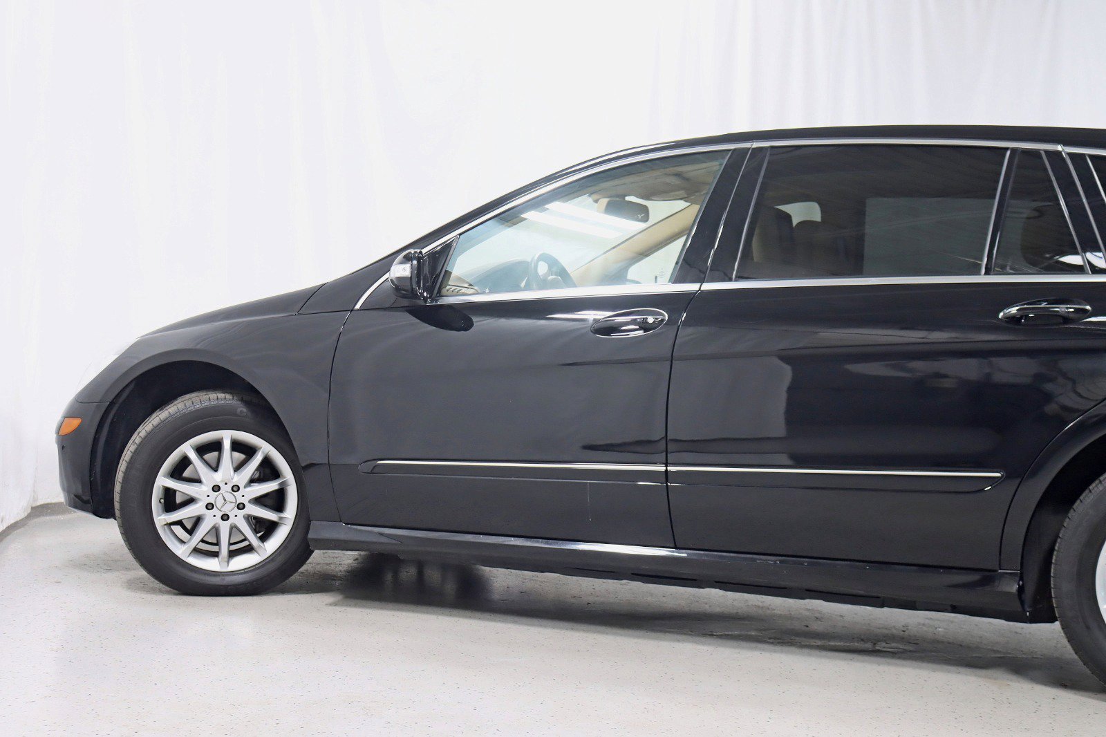 Used 2007 Mercedes-Benz R 500 4MATIC image 12