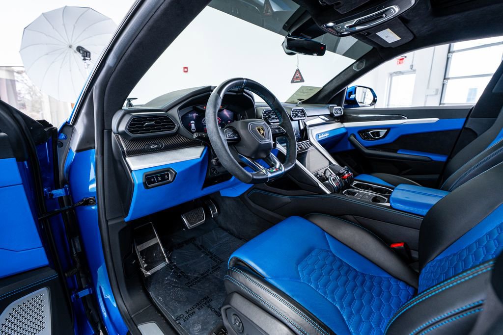 Used 2020 Lamborghini Urus image 37