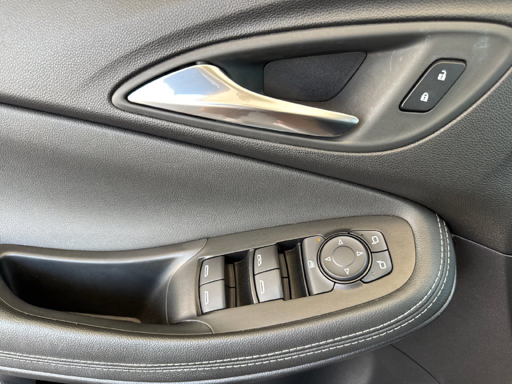 Used 2025 Buick Encore GX Preferred FWD image 10