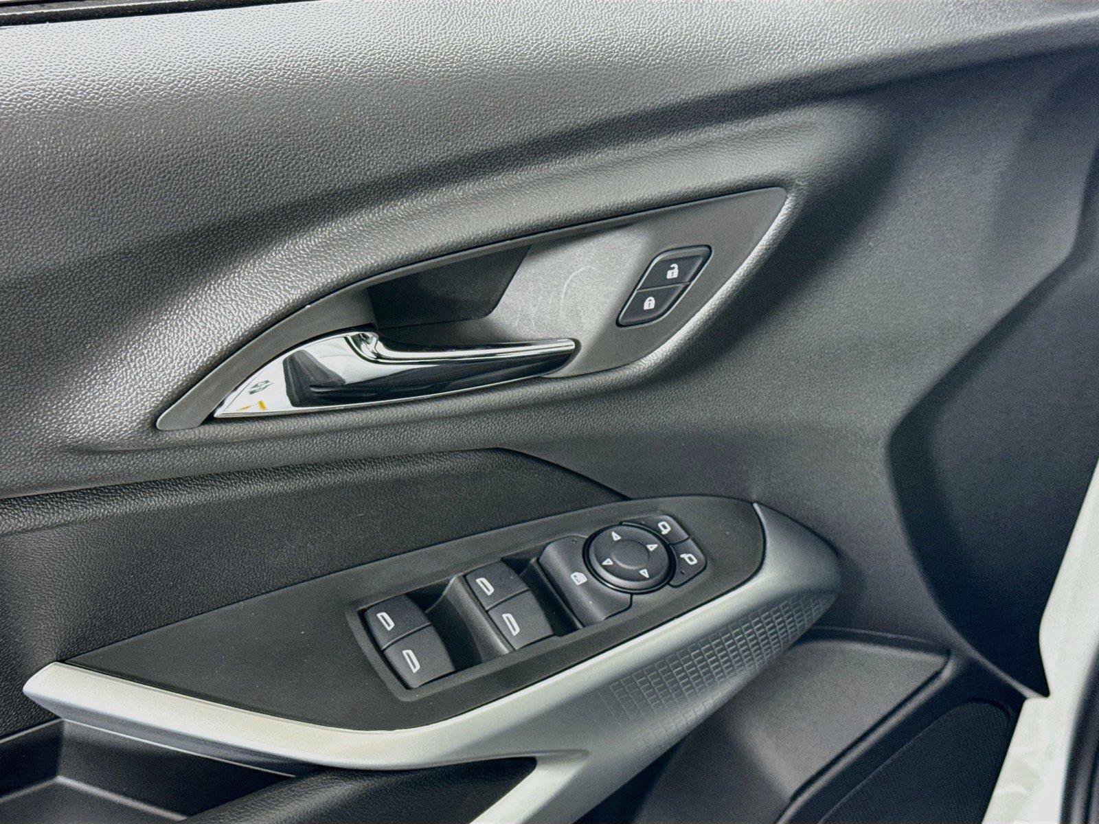 New 2026 Chevrolet Trax RS FWD image 11