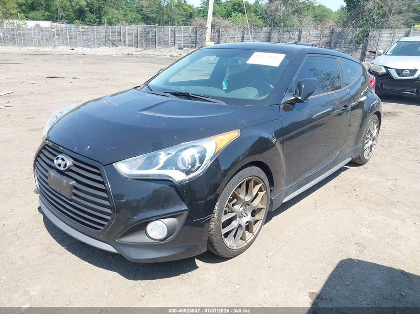 Used 2015 Hyundai Veloster Turbo FWD image 2