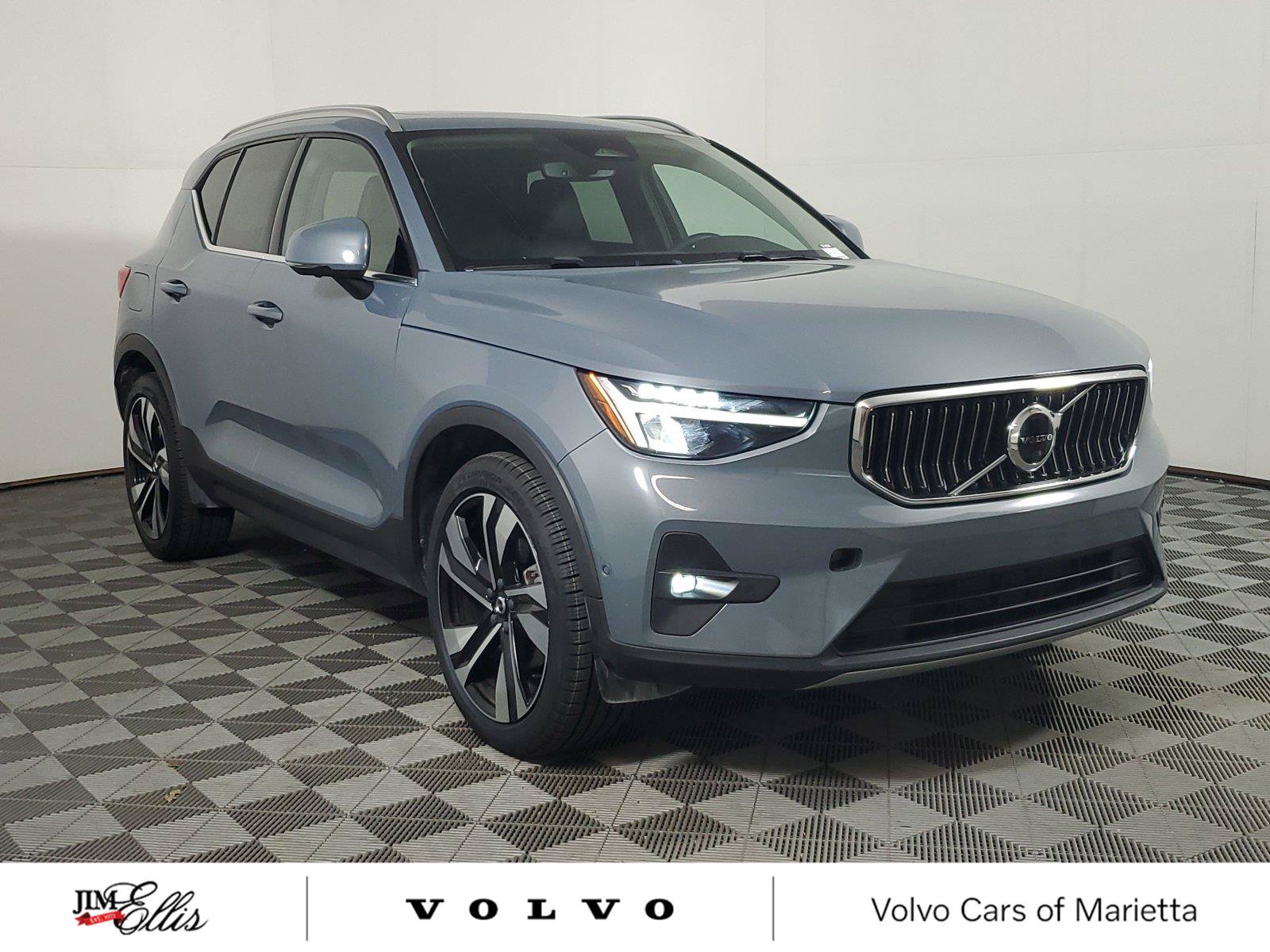 Certified 2023 Volvo XC40 B5 Plus w/ Protection Package Premier AWD/4WD image 1