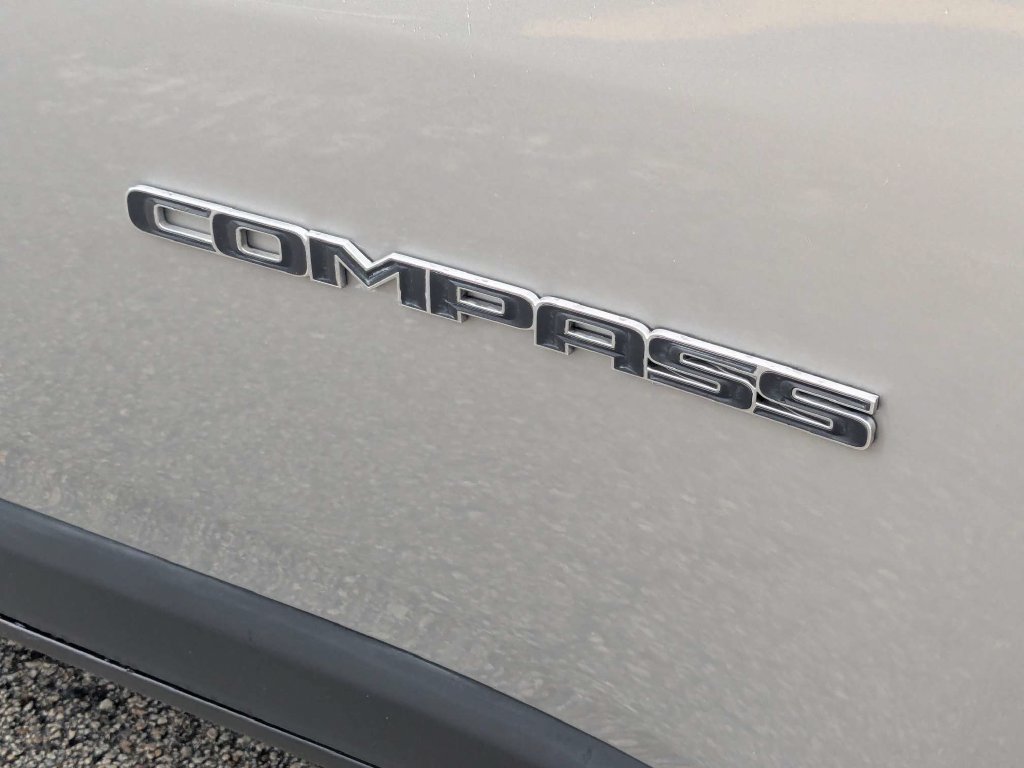 Used 2022 Jeep Compass Latitude AWD/4WD image 9