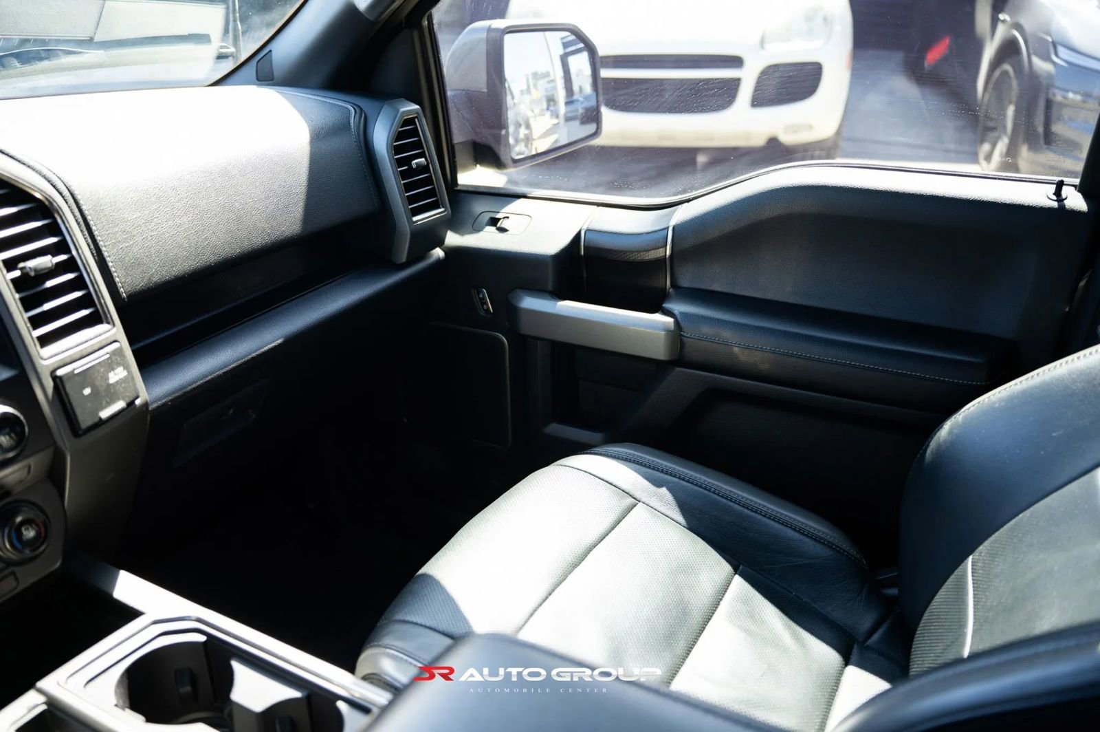 Used 2017 Ford F150 Raptor w/ Equipment Group 802A Luxury image 12