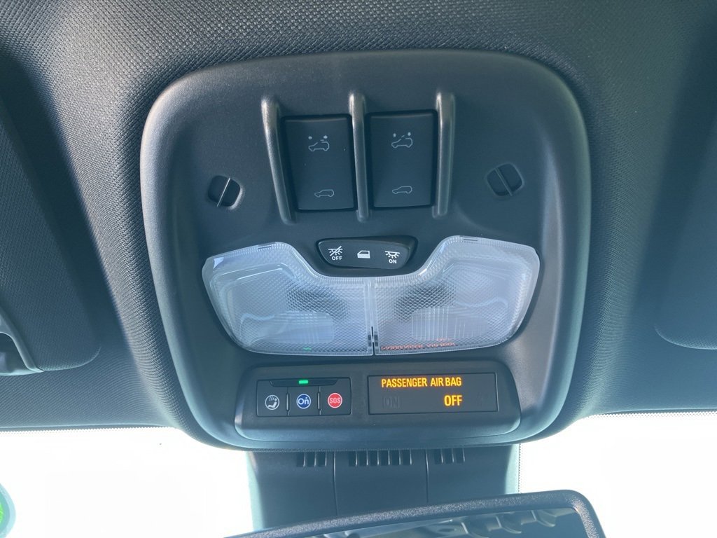 Used 2024 GMC Canyon AT4X image 32