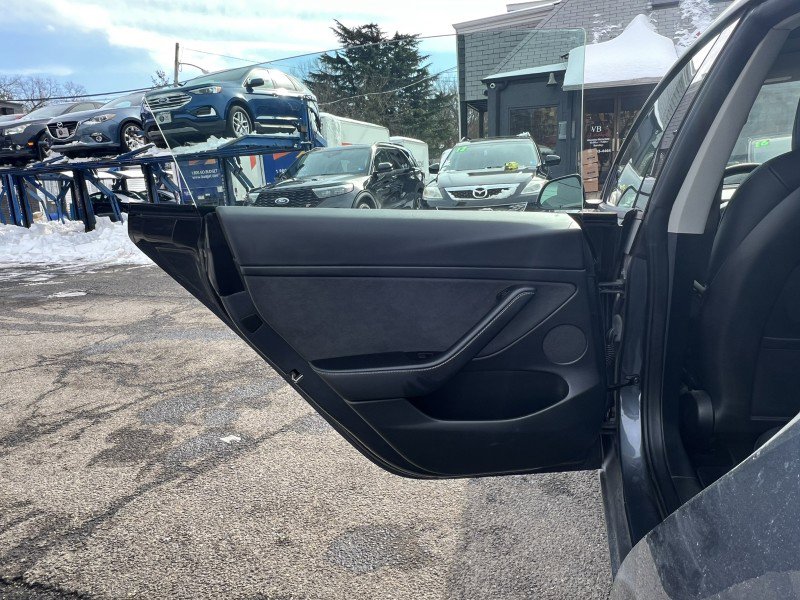 Used 2022 Tesla Model 3 Performance image 15