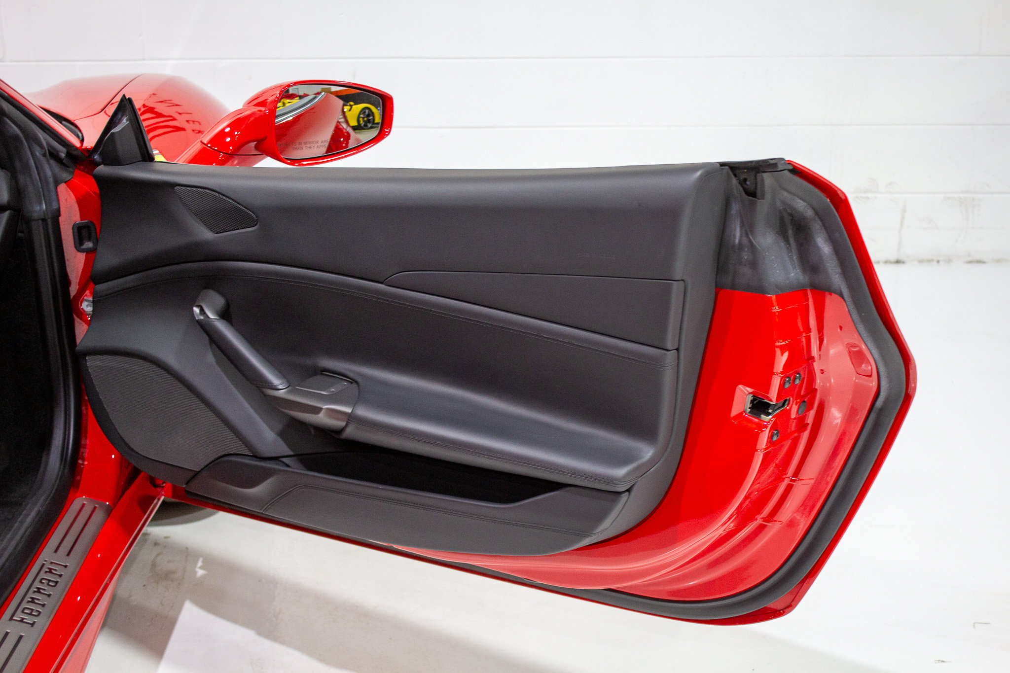 Used 2018 Ferrari 488 GTB RWD image 39