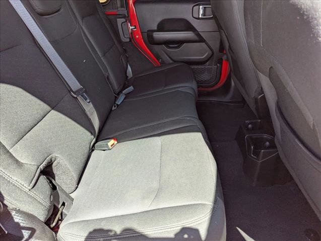 Used 2018 Jeep Wrangler Unlimited Sahara w/ Cold Weather Group image 19