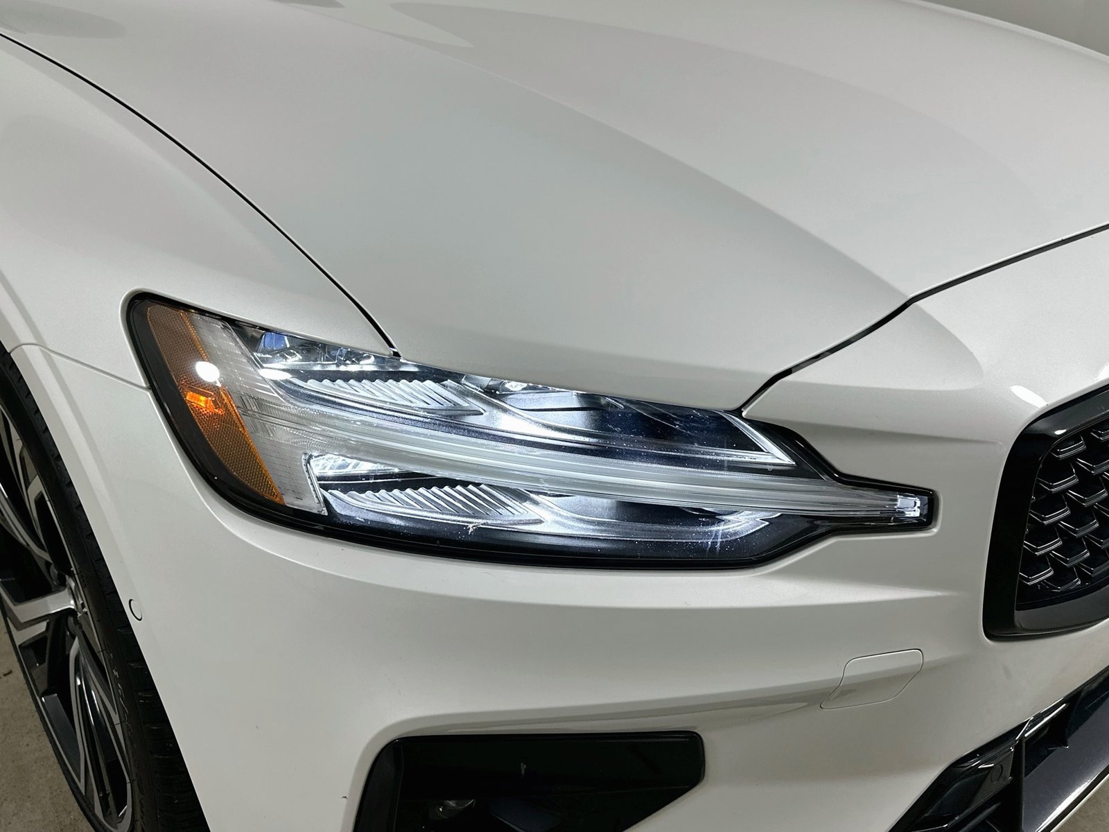 Certified 2024 Volvo S60 B5 Ultimate AWD/4WD image 9