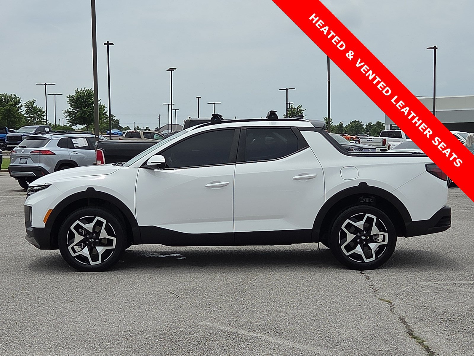 Used 2024 Hyundai Santa Cruz Limited AWD/4WD image 3