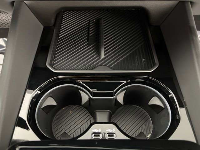 Used 2024 BMW 530i w/ Premium Package image 27