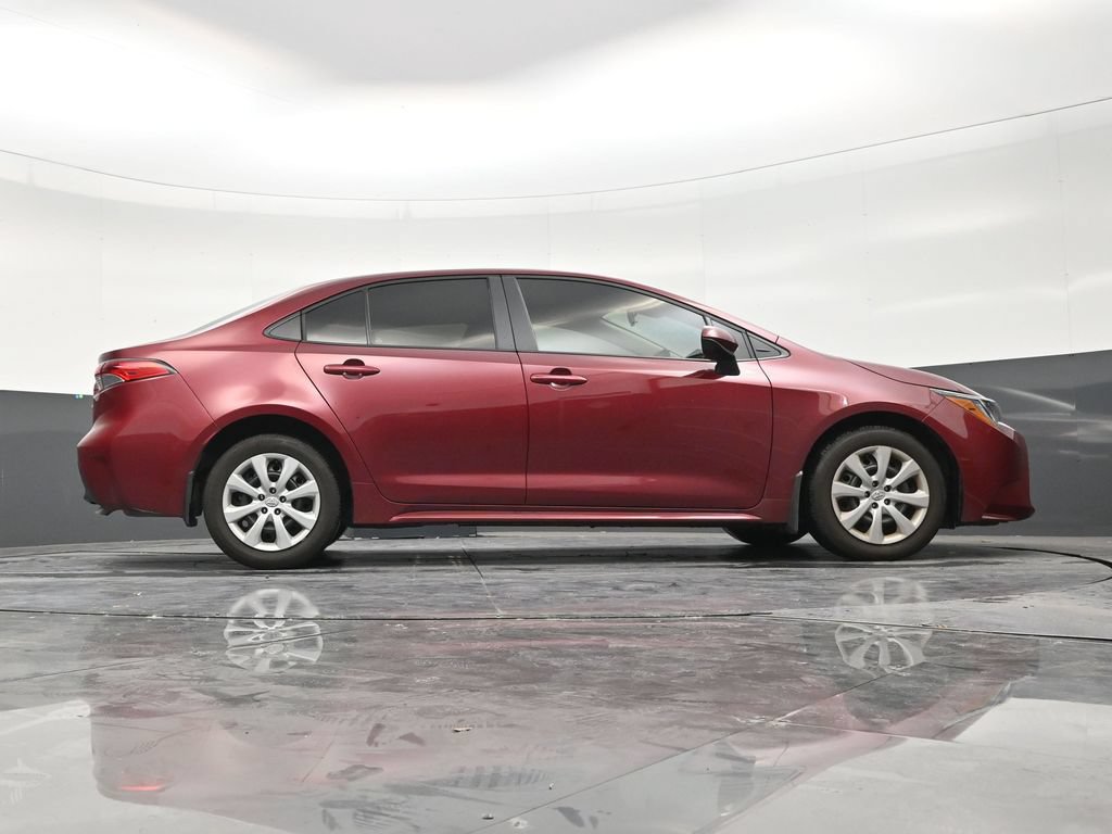 Used 2025 Toyota Corolla LE FWD image 25