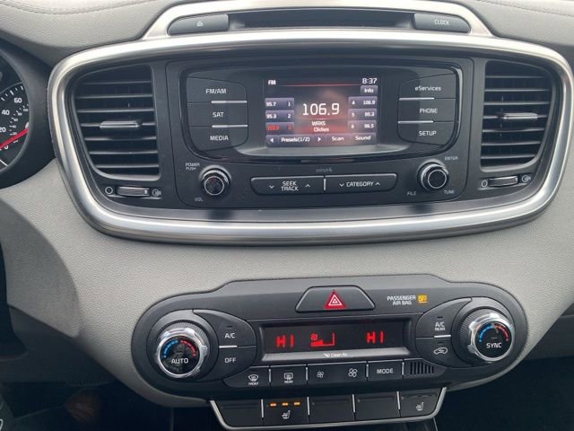 Used 2016 Kia Sorento EX image 12