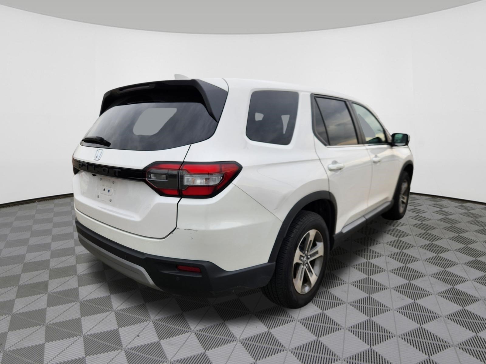 Used 2024 Honda Pilot EX-L image 4