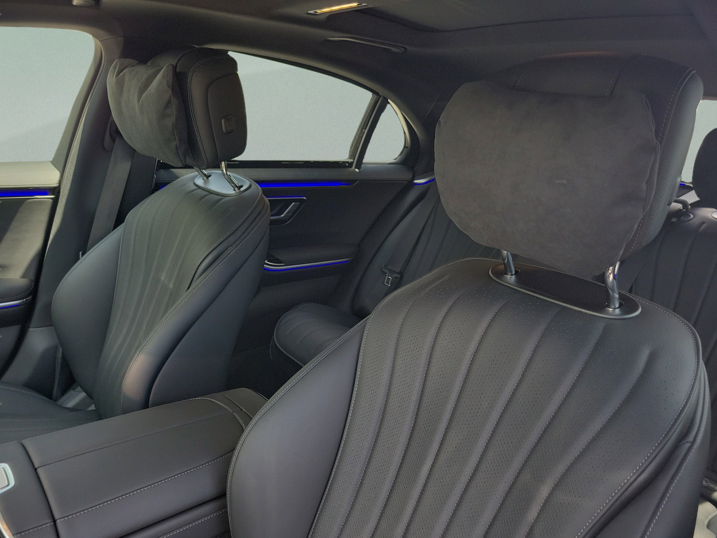 New 2026 Mercedes-Benz S 500 4MATIC image 18
