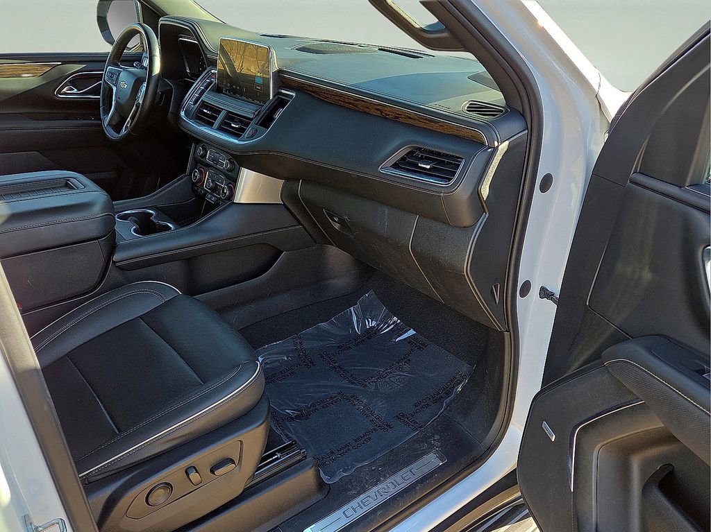 Used 2023 Chevrolet Suburban Premier image 12