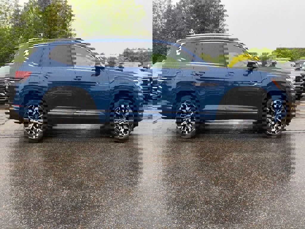 New 2025 Volkswagen Atlas SEL Premium R-Line image 8