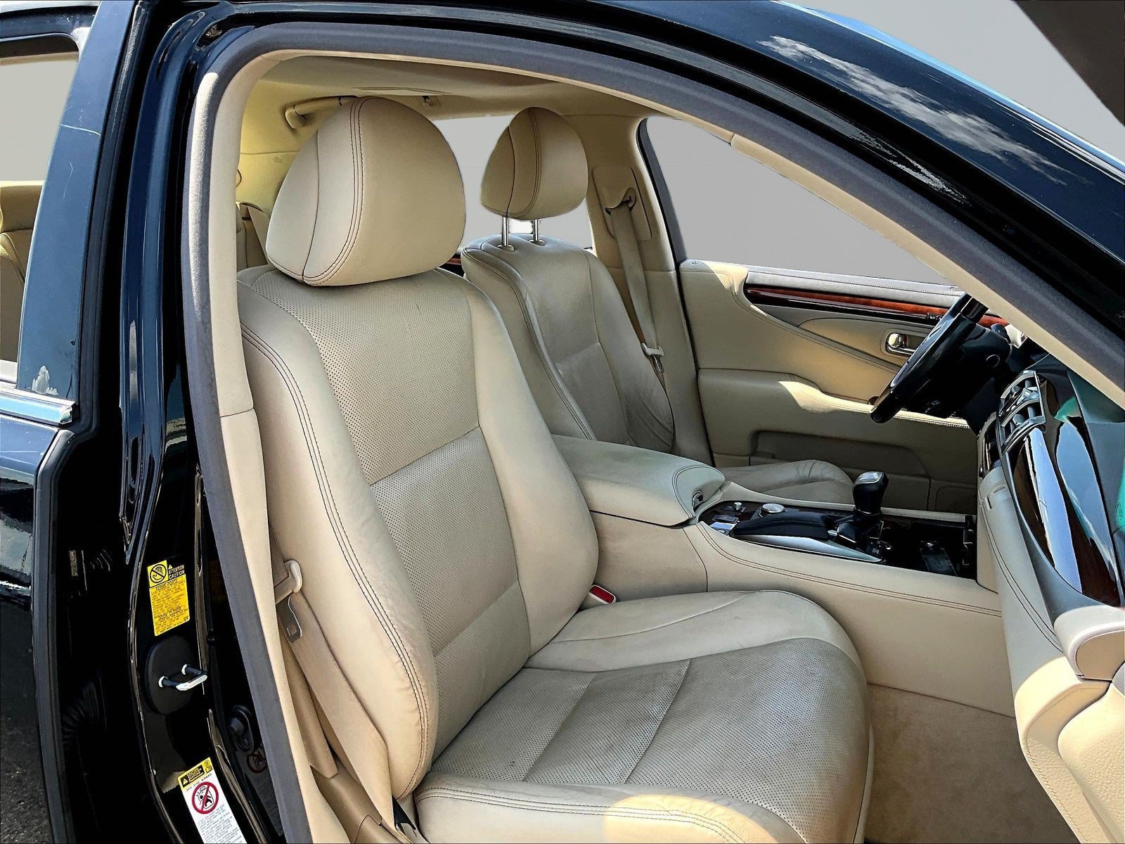 Used 2014 Lexus LS 460 AWD w/ Comfort Package image 29