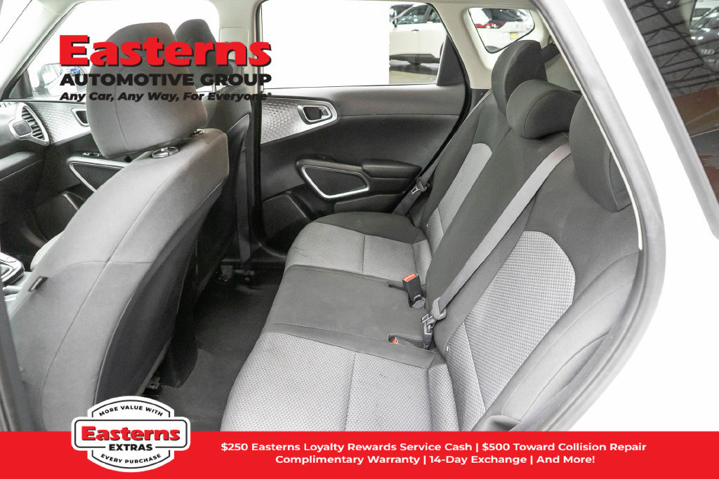 Used 2023 Kia Soul LX FWD image 22