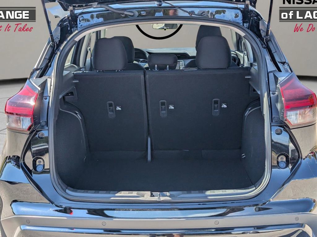 New 2025 Nissan Kicks Play S image 12
