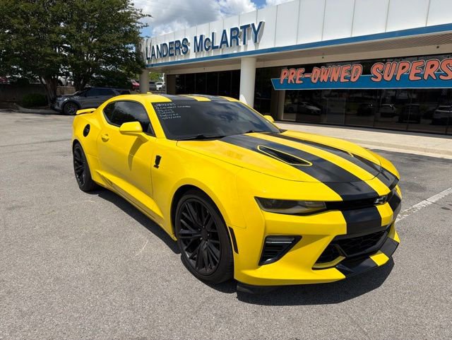Used 2018 Chevrolet Camaro SS RWD image 2