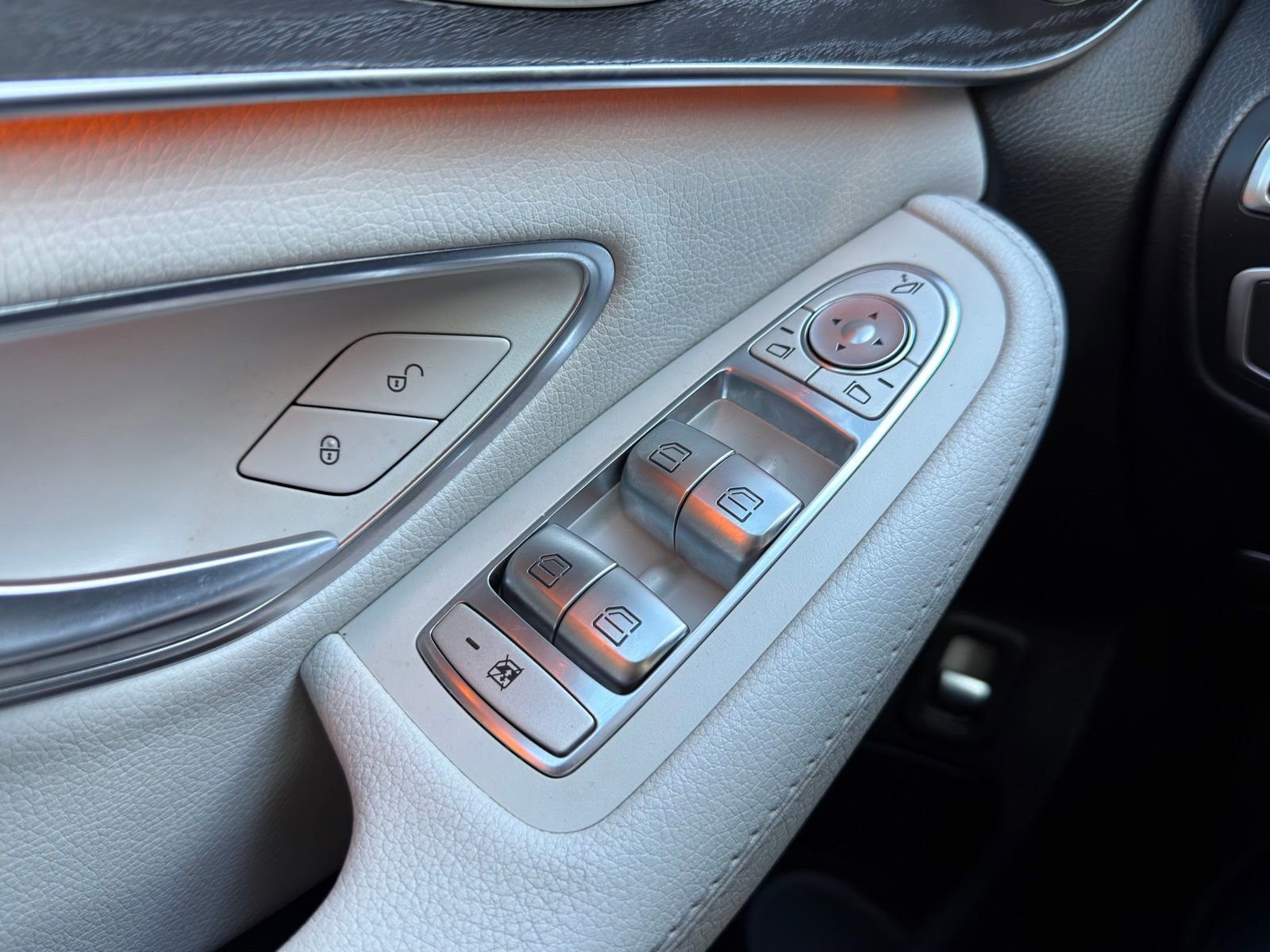 Used 2017 Mercedes-Benz C 300 Sedan image 23