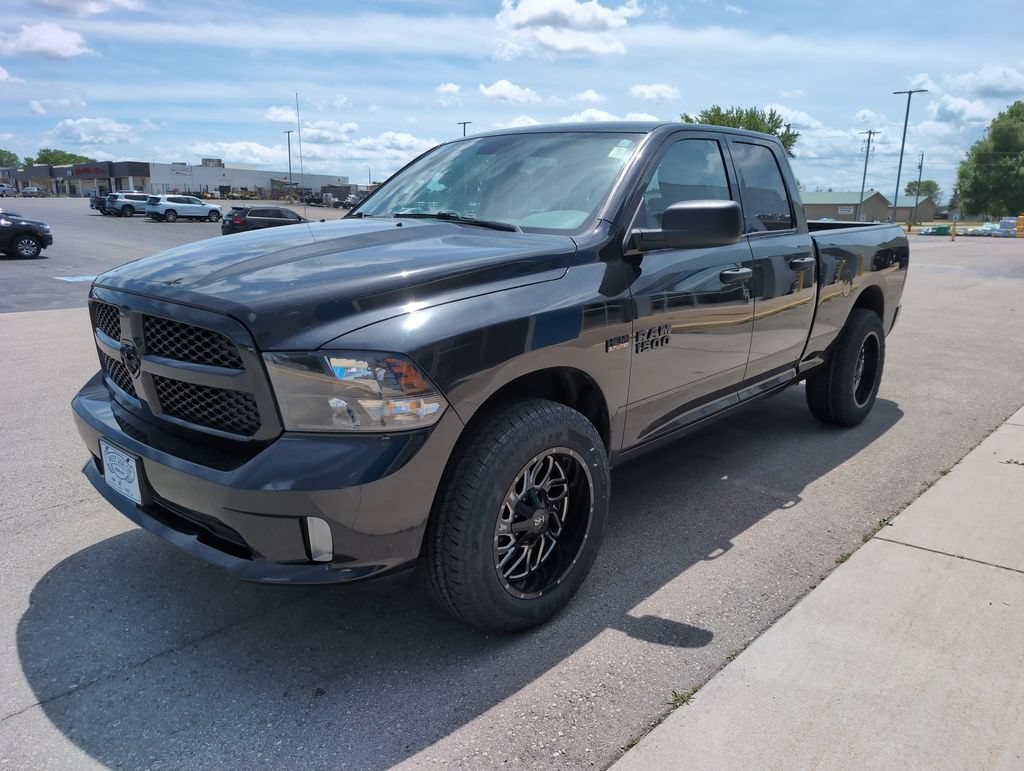 Used 2018 RAM 1500 Express w/ Black Ram 1500 Express Group AWD/4WD image 4