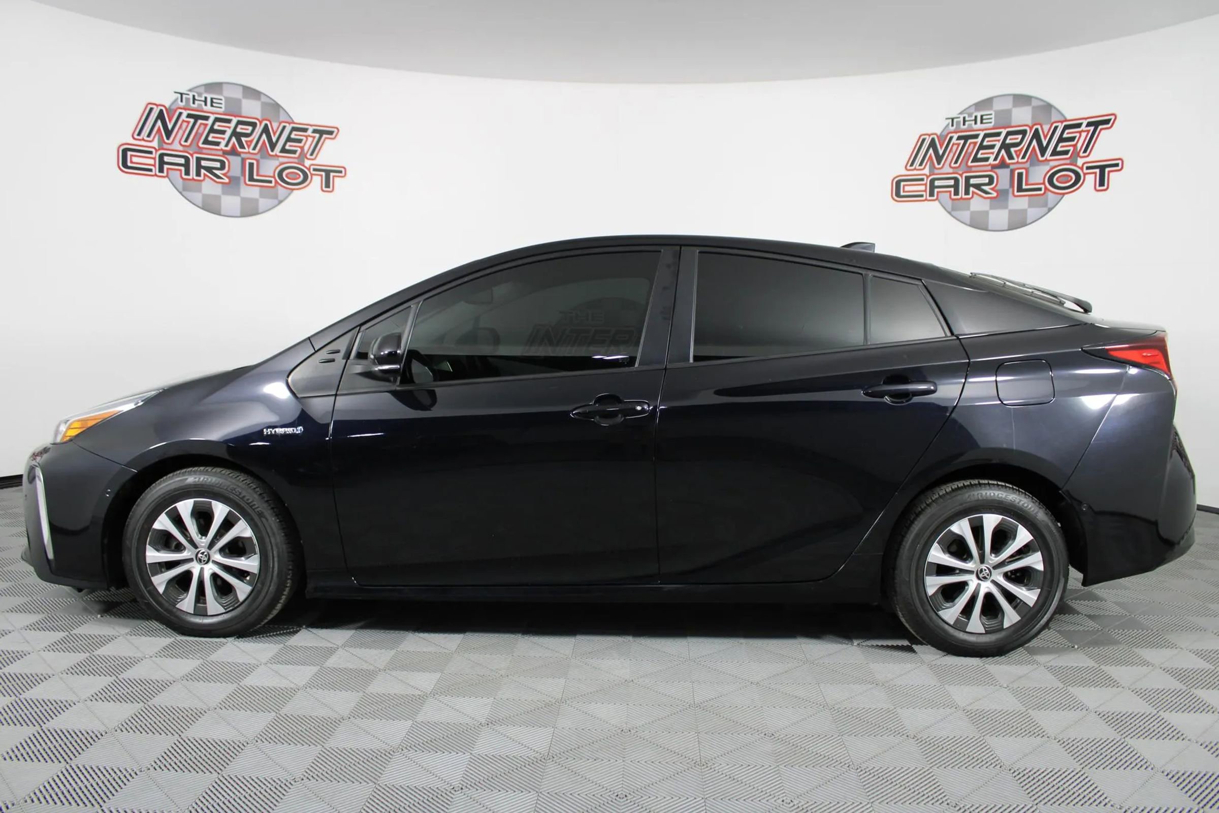 Used 2022 Toyota Prius XLE w/ Advanced Technology Package AWD/4WD image 4