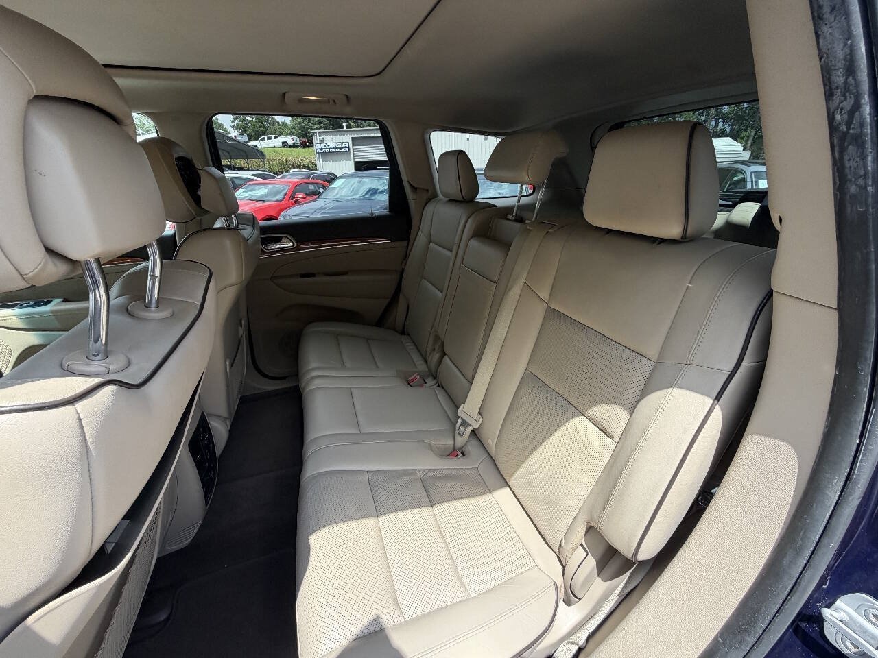 Used 2013 Jeep Grand Cherokee Overland w/ Advance Technology Group RWD image 10