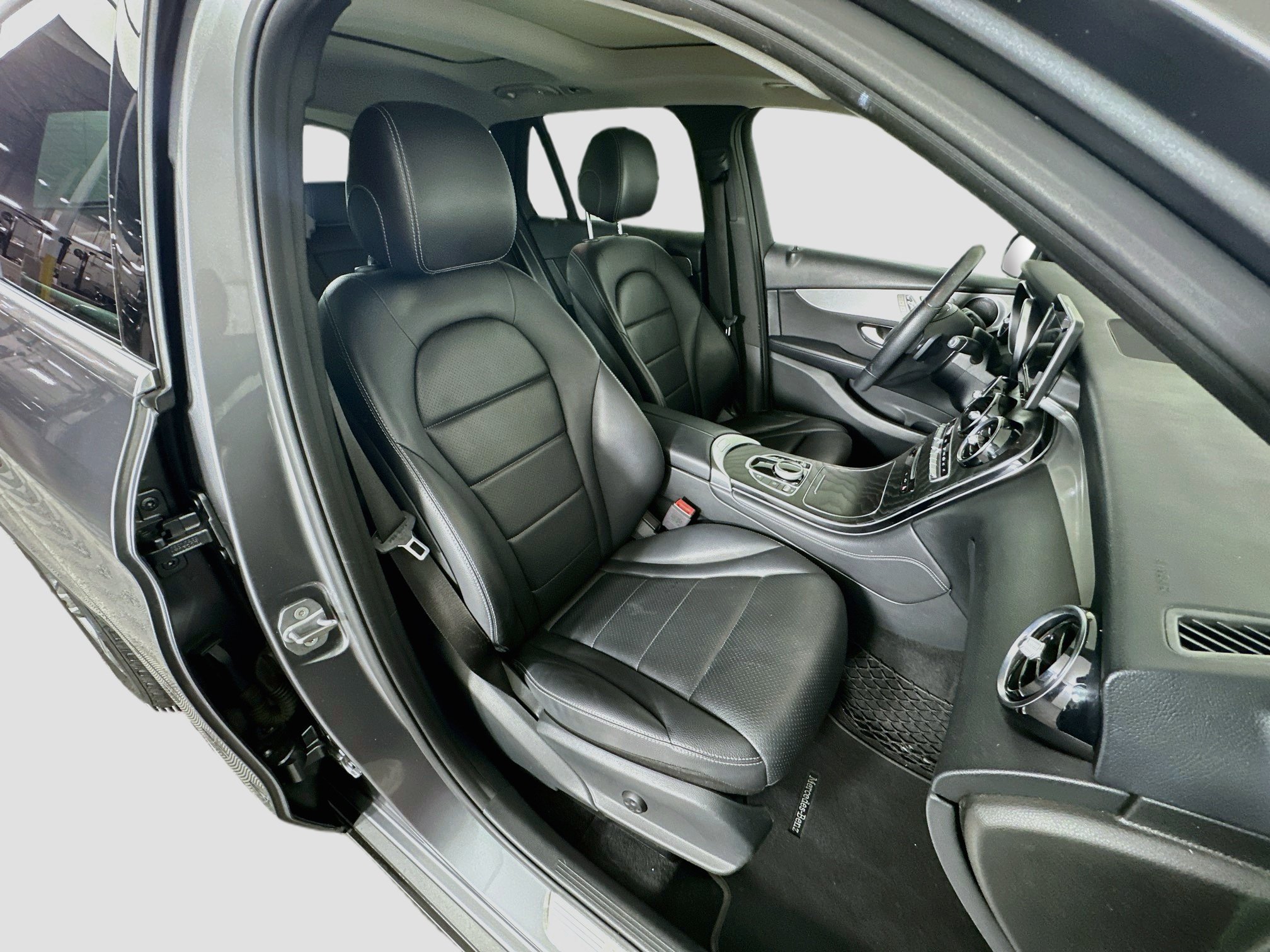 Used 2019 Mercedes-Benz GLC 300 image 33
