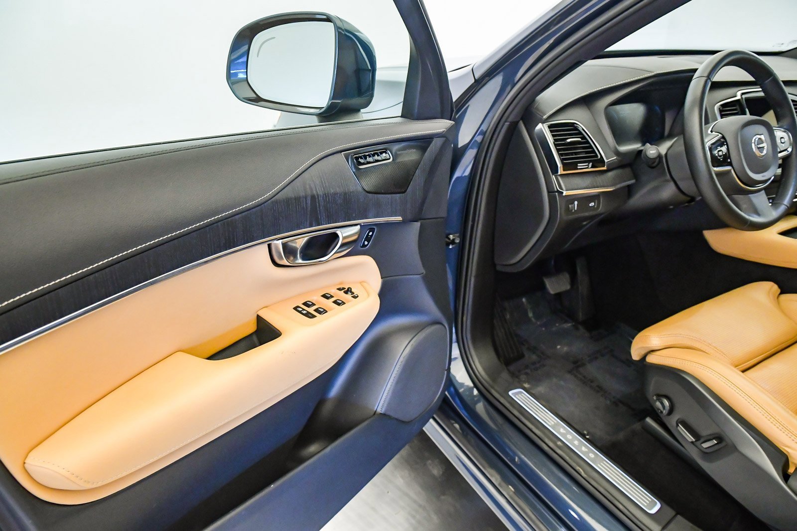 Certified 2022 Volvo XC90 T6 Inscription image 24