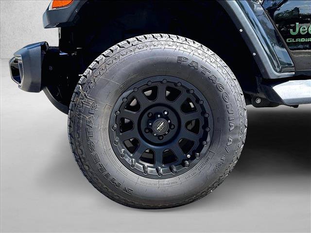 Used 2022 Jeep Gladiator Sport AWD/4WD image 10