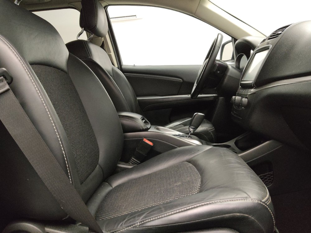 Used 2019 Dodge Journey Crossroad w/ Family Entertainment Group FWD image 21