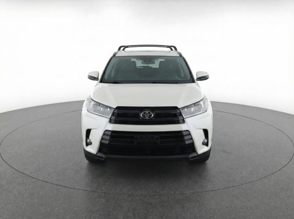 Used 2019 Toyota Highlander SE AWD/4WD image 2