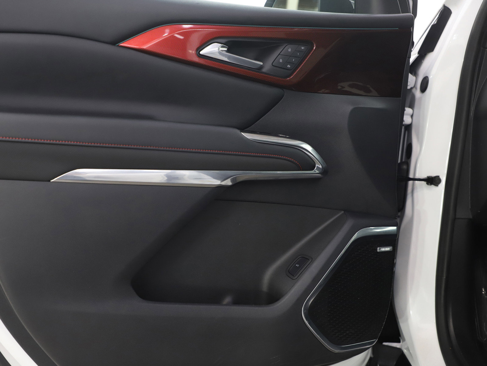 Used 2024 Chevrolet Traverse RS image 21