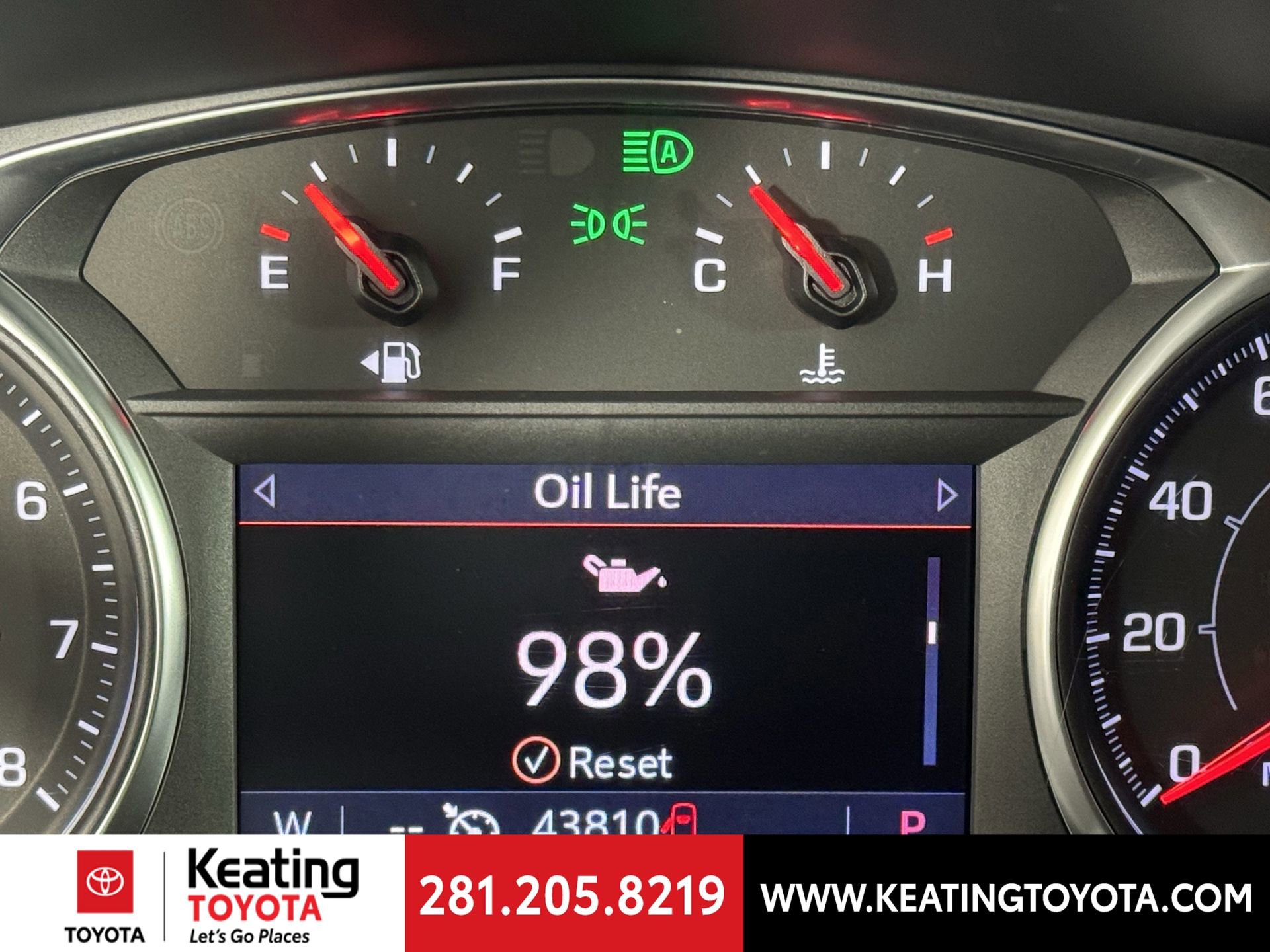 Used 2022 GMC Terrain SLT w/ Infotainment Package II image 24