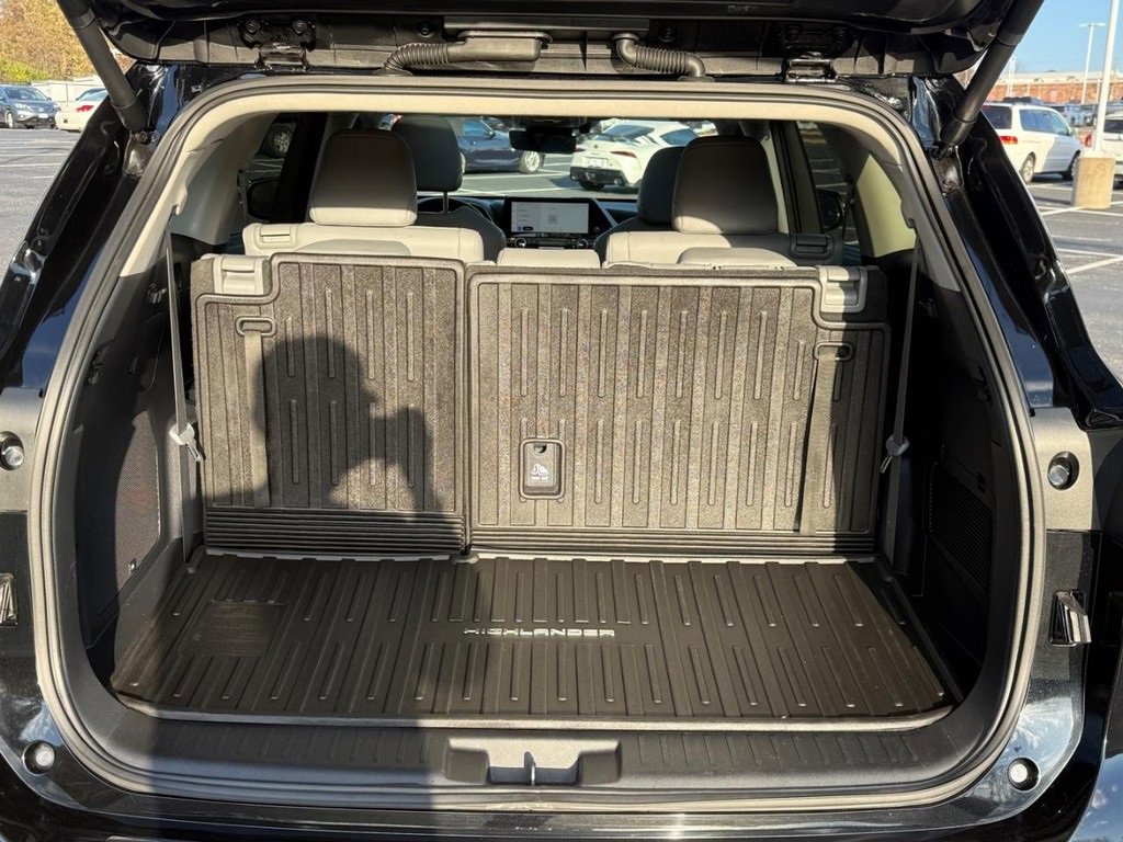 Certified 2025 Toyota Highlander Platinum image 4