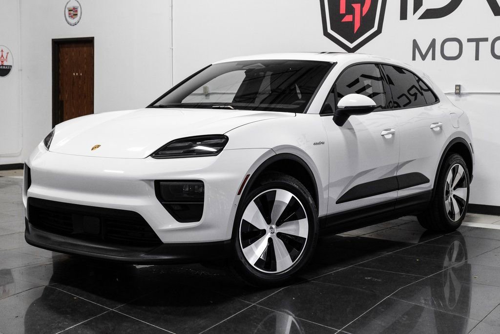 Used 2024 Porsche Macan 4 Electric image 8