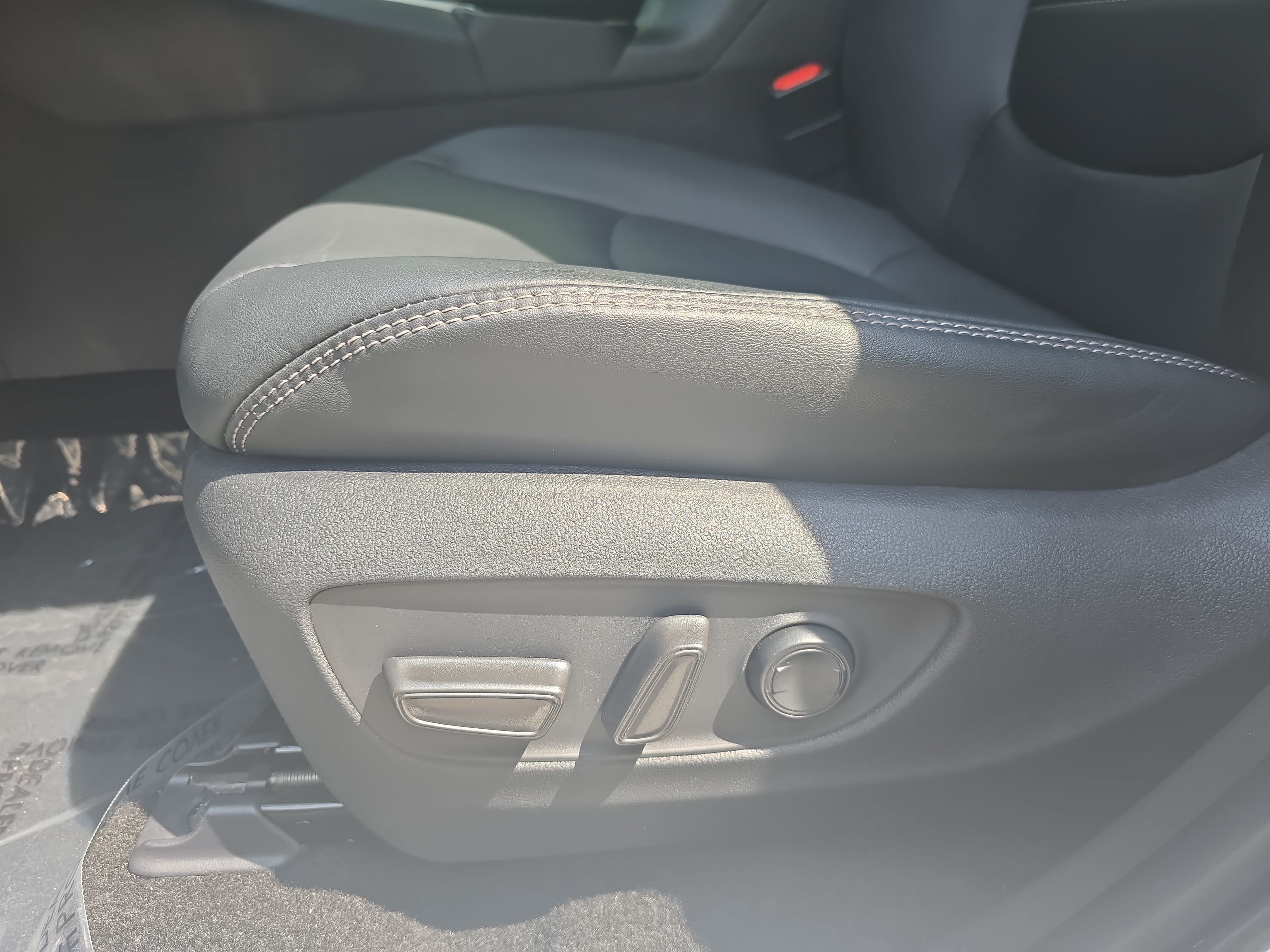 Used 2025 Toyota RAV4 XLE Premium FWD image 29