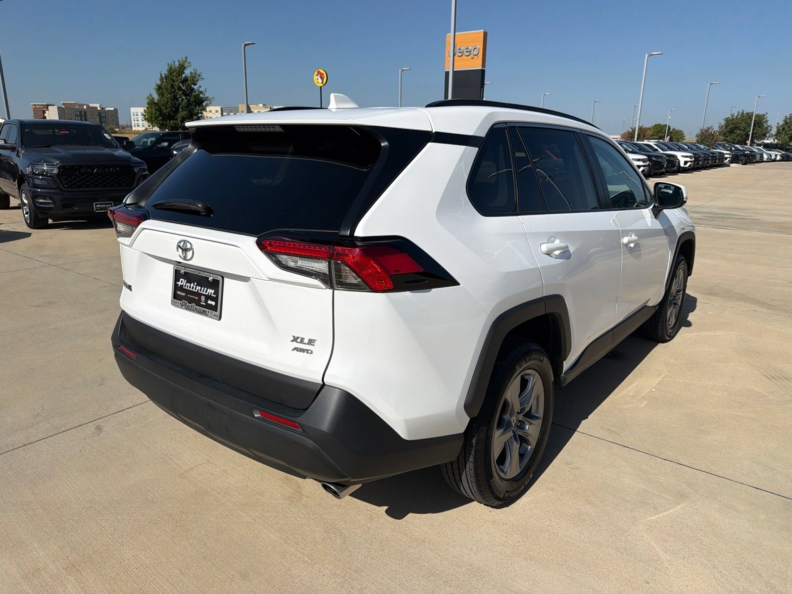 Used 2025 Toyota RAV4 XLE AWD/4WD image 5