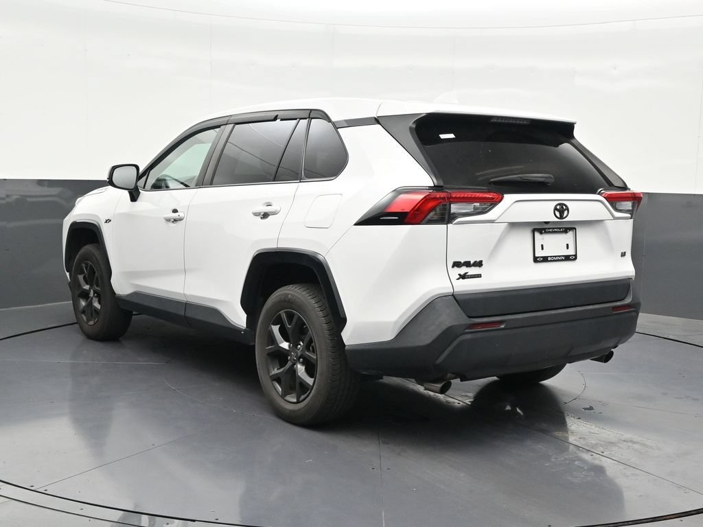 Used 2022 Toyota RAV4 LE FWD image 3