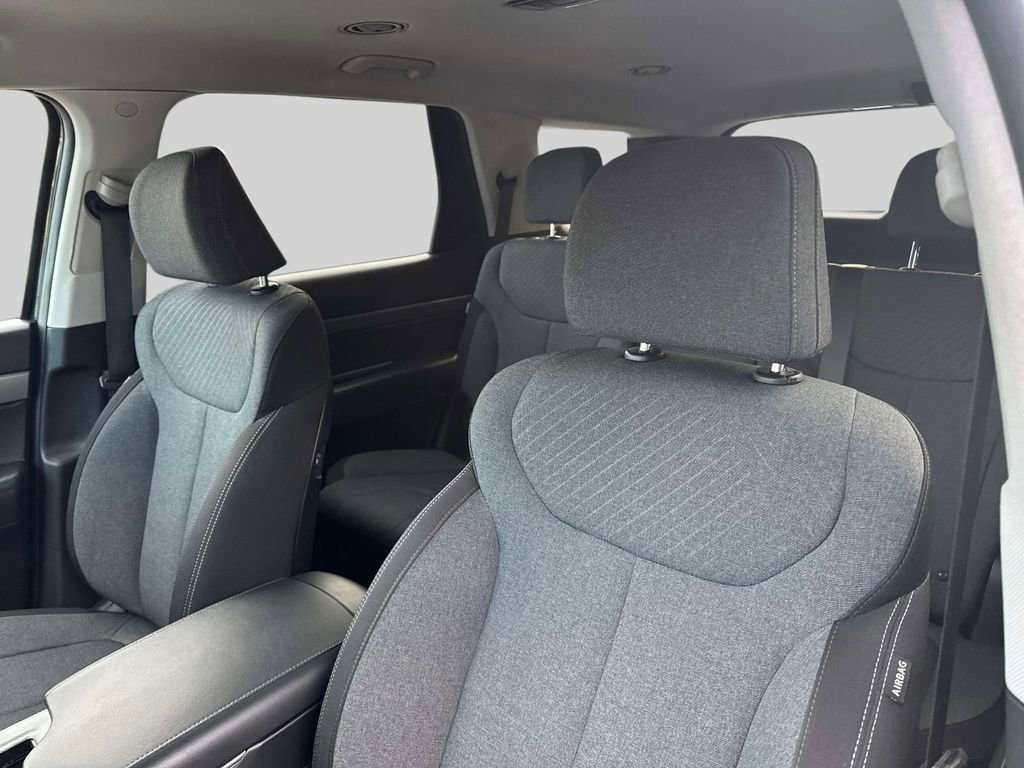 Used 2023 Hyundai Palisade SE w/ Cargo Package image 17