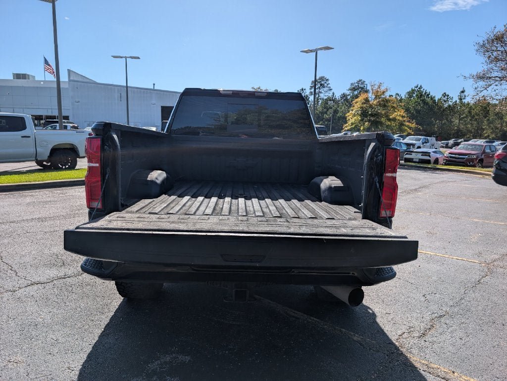 Used 2024 Chevrolet Silverado 3500 LTZ w/ LTZ Plus Package AWD/4WD image 5