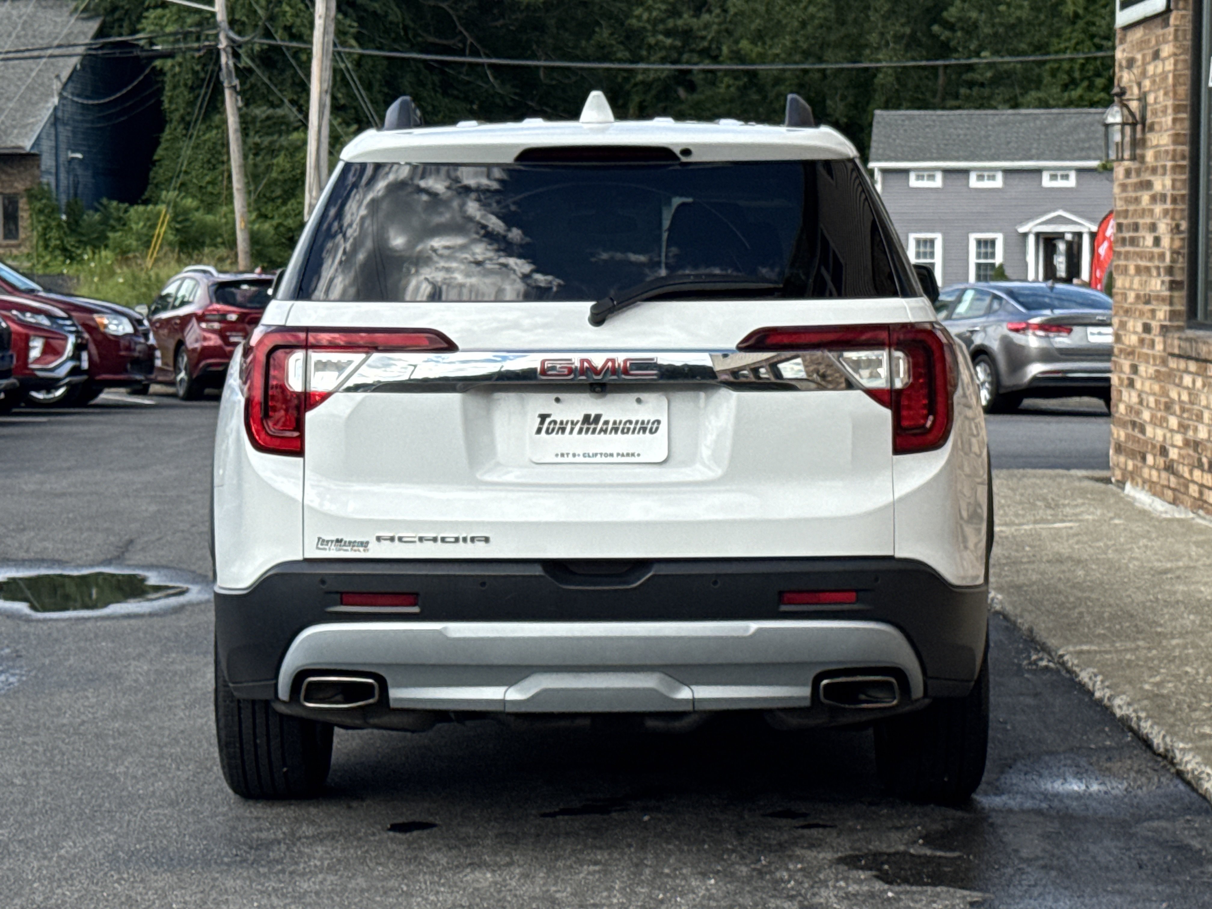 Used 2020 GMC Acadia SLE w/ Driver Convenience Package FWD image 4