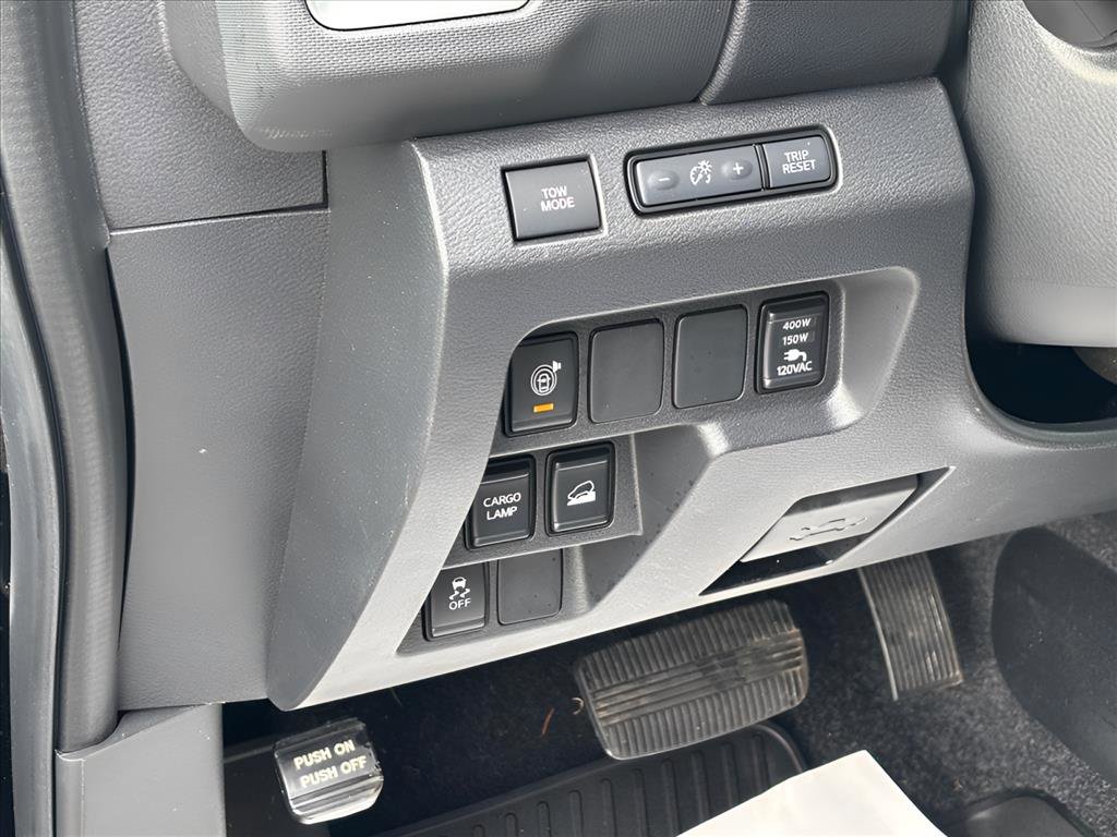 Used 2024 Nissan Frontier SL w/ Technology Package image 7