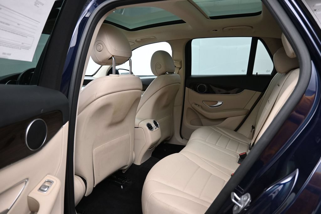 Used 2019 Mercedes-Benz GLC 300 4MATIC image 25