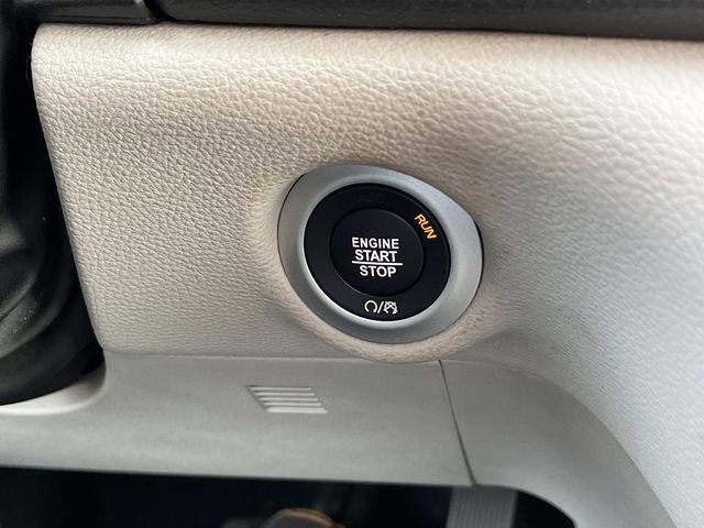 Used 2022 Chrysler Pacifica Touring-L image 31