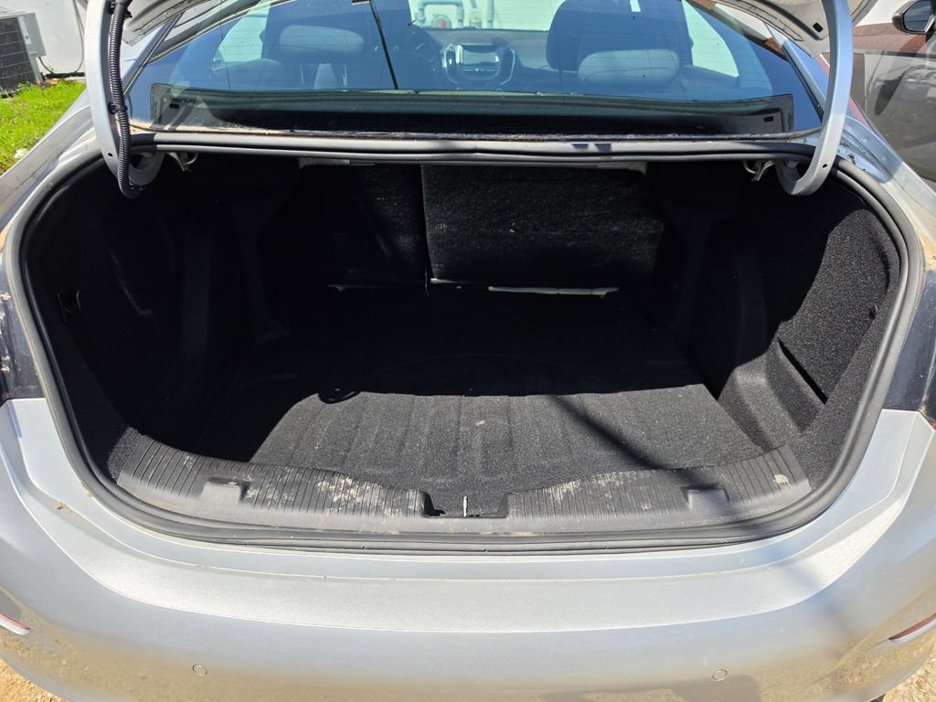 Used 2018 Chevrolet Cruze LT w/ Convenience Package FWD image 8