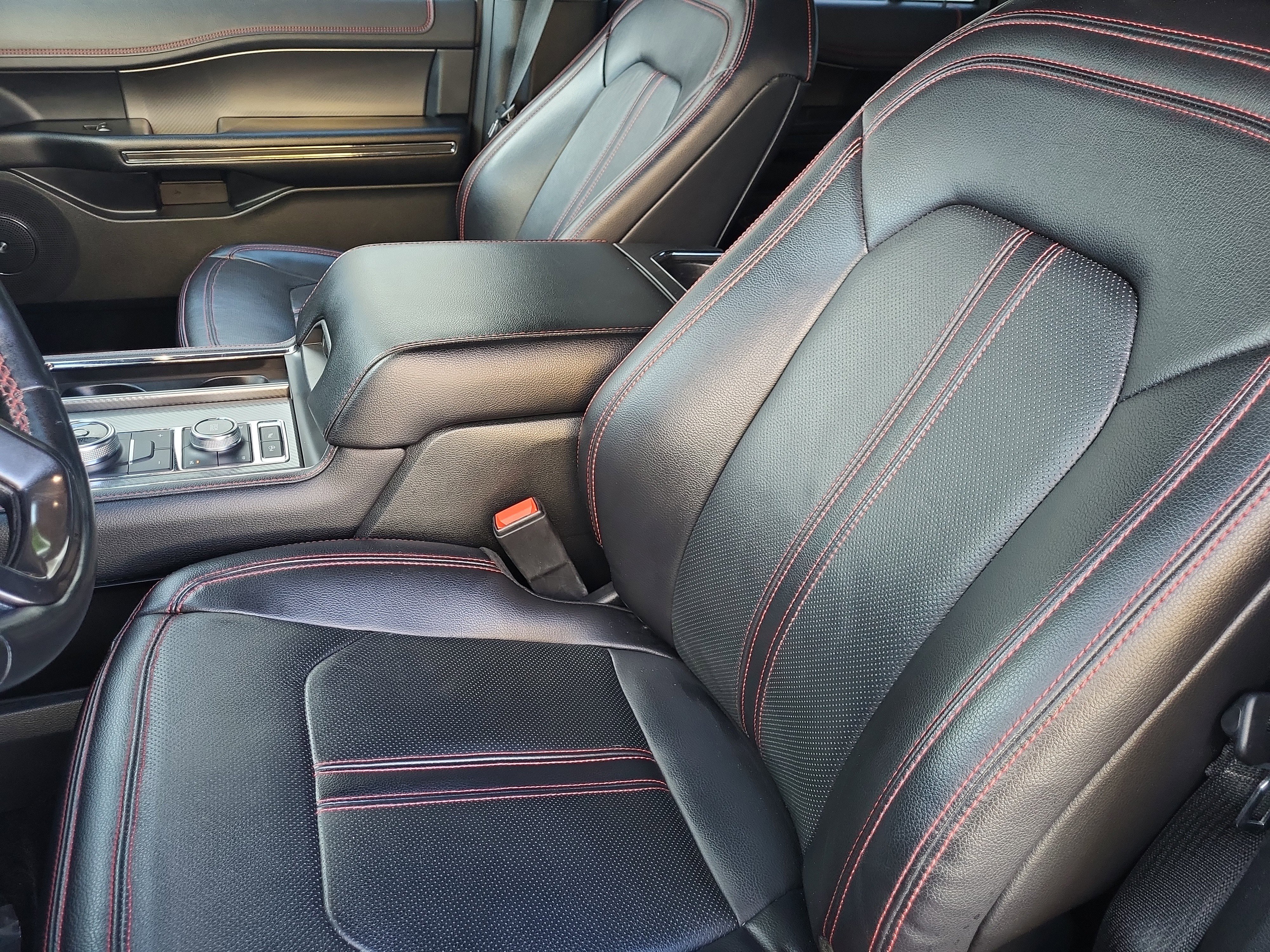 Used 2021 Ford Expedition Limited image 10